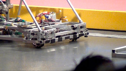 Robocon2012總決賽電子科技大學手動車(QMA-10).jpg
